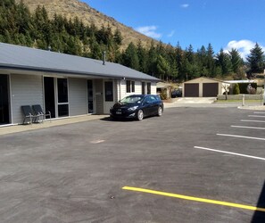 Property grounds - BigSky Motels (Omarama)