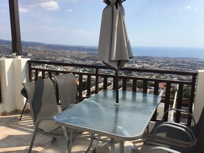 Outdoor dining - Stunning panoramic sea & mountain views from south facing balcony  (Paphos)