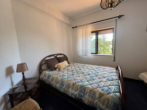1 bedroom, bed sheets, wheelchair access
