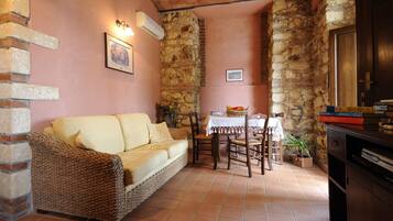 Fernseher, Tischtennisplatte