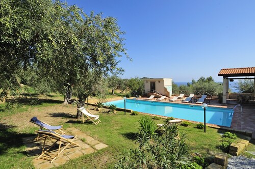 Pool, sea and relax! - apartment for 6 people