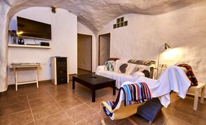 Smart TV, fireplace, DVD player - Cueva Cortes de Baza with private pool (Cortes de Baza)