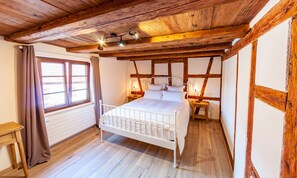 3 chambres, fer et planche à repasser, Wi-Fi, draps fournis