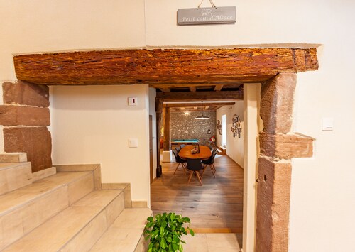 "le château" gite 8 personnes avec sauna et billard.