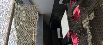 Casa de pueblo con terraza en los techos de Cahors antiguo