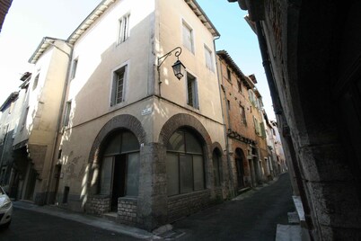 Town house with terrace on the roofs of old Cahors