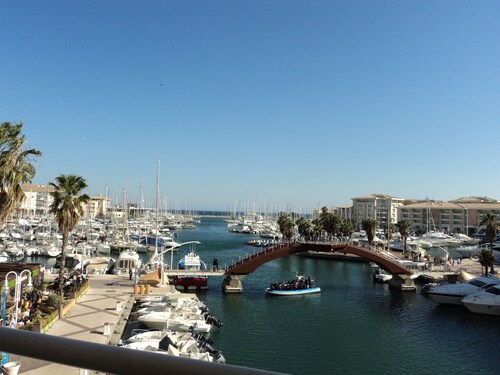 Très bel appartement vue magnifique sur le port, plein sud