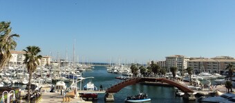 BEAUTIFUL APARTMENT BEAUTIFUL VIEW AND SEA PORT