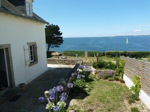 Property grounds - beautiful 3 bedroom house,panoramic view, ocean access (Concarneau)