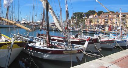 LUXURY T3 WITH GARAGE 150m FROM THE PORT