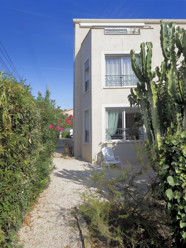 Property grounds - LUXURY T3 WITH GARAGE 150m FROM THE PORT (Sanary-Sur-Mer)