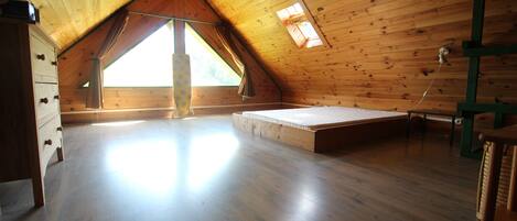 1 soverom, strykejern/-brett og sengetøy