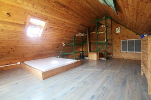 1 bedroom, iron/ironing board, bed sheets