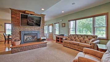 TV, fireplace, DVD player