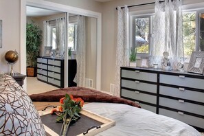 3 bedrooms, iron/ironing board, travel cot, WiFi