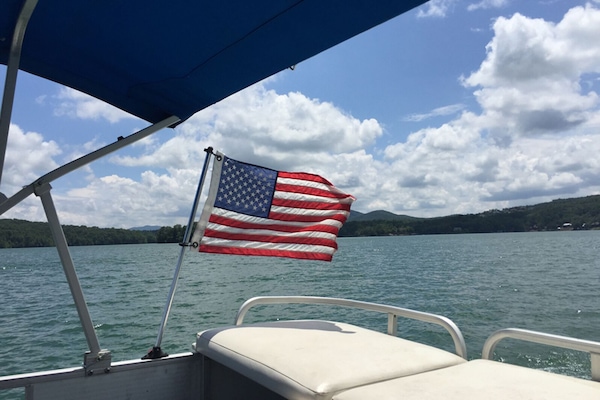 Explore beautiful Lake Nottely!