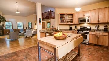 KĂŒhlschrank, Mikrowelle, Ofen, Herdplatte