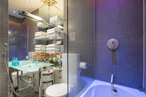 Combined shower/tub, hair dryer, towels, soap