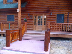Exterior detail - Yellowstone, Grand Teton, Fish, Ski, Parks, Pets, Bike, Fire Pit, (Freedom)