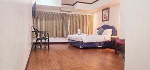 Standard Double Room | Minibar, in-room safe, free wired Internet - At Sea Hotel Pattaya (Pattaya)