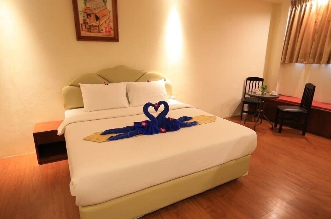 Superior Double Room | Minibar, in-room safe