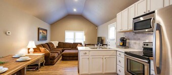 Urban farm on 10 acres 15 minutes to downtown Nashville