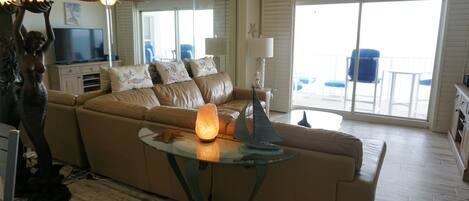 Smart-TV, Kamin, Videospiele, DVD-Player