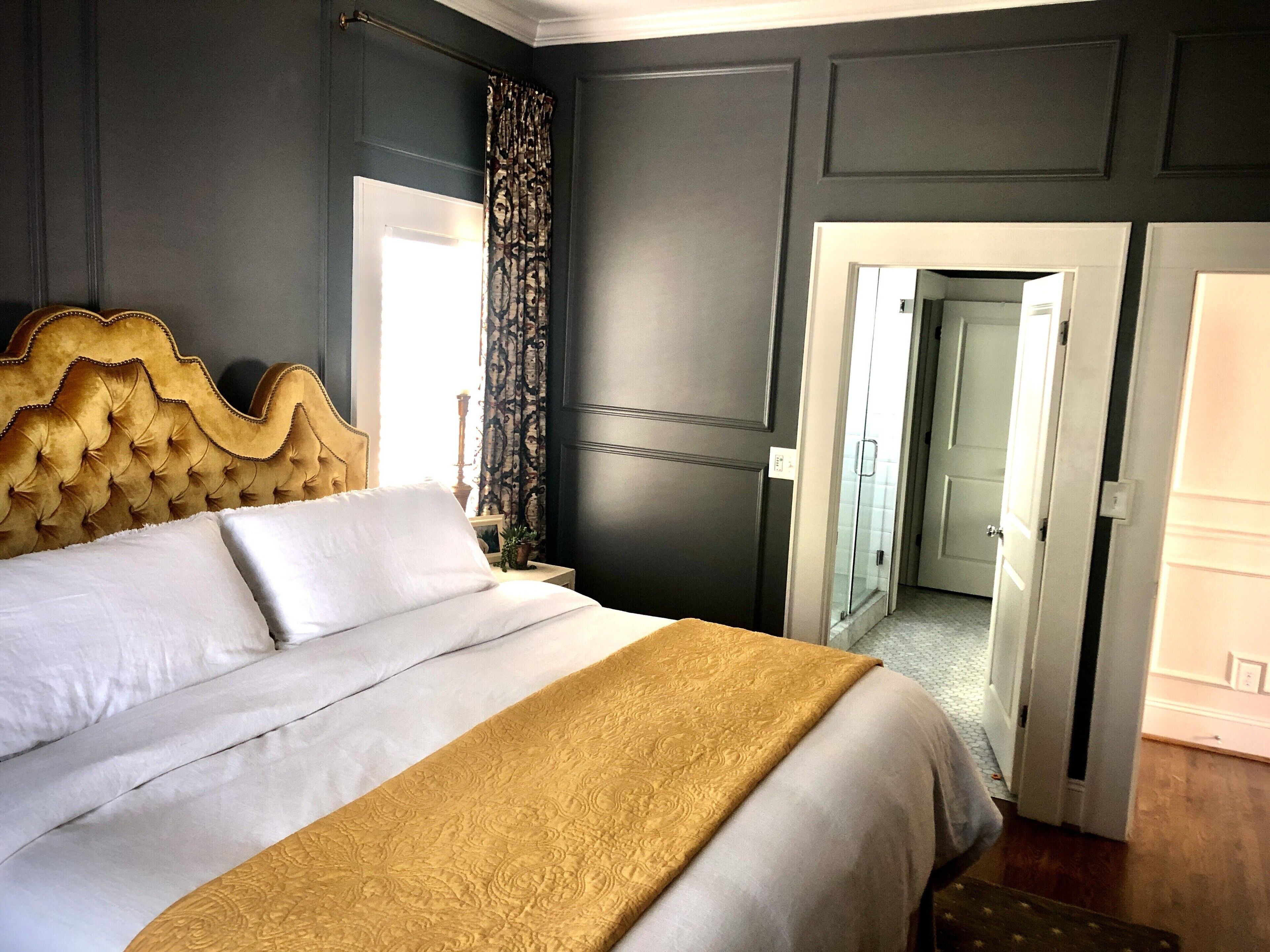 Luxury on-suite | Ideal Proximity to Uptown/NBA/NFL Stadium | Child/Pet Friendly