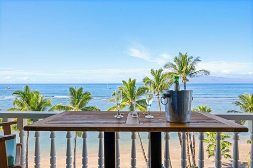 Oceanfront Top Floor Corner Unit with Sweeping View at Lahaina Shores