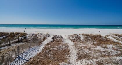 Dolphin Waves Townhouse Unit 11 - PCB - 50 Yards to the beach! Pet Friendly