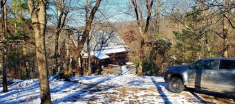 Secluded cabin on the Kings river at Marshall Ford. Private and beautiful river 