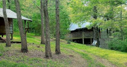 Secluded cabin on the Kings river at Marshall Ford. Private and beautiful river