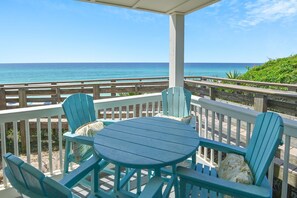 Outdoor dining - Mistral 8☀--Gulf Front, Beautiful Views with Private Beach (Seacrest Beach)