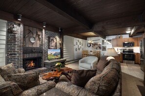 TV, fireplace