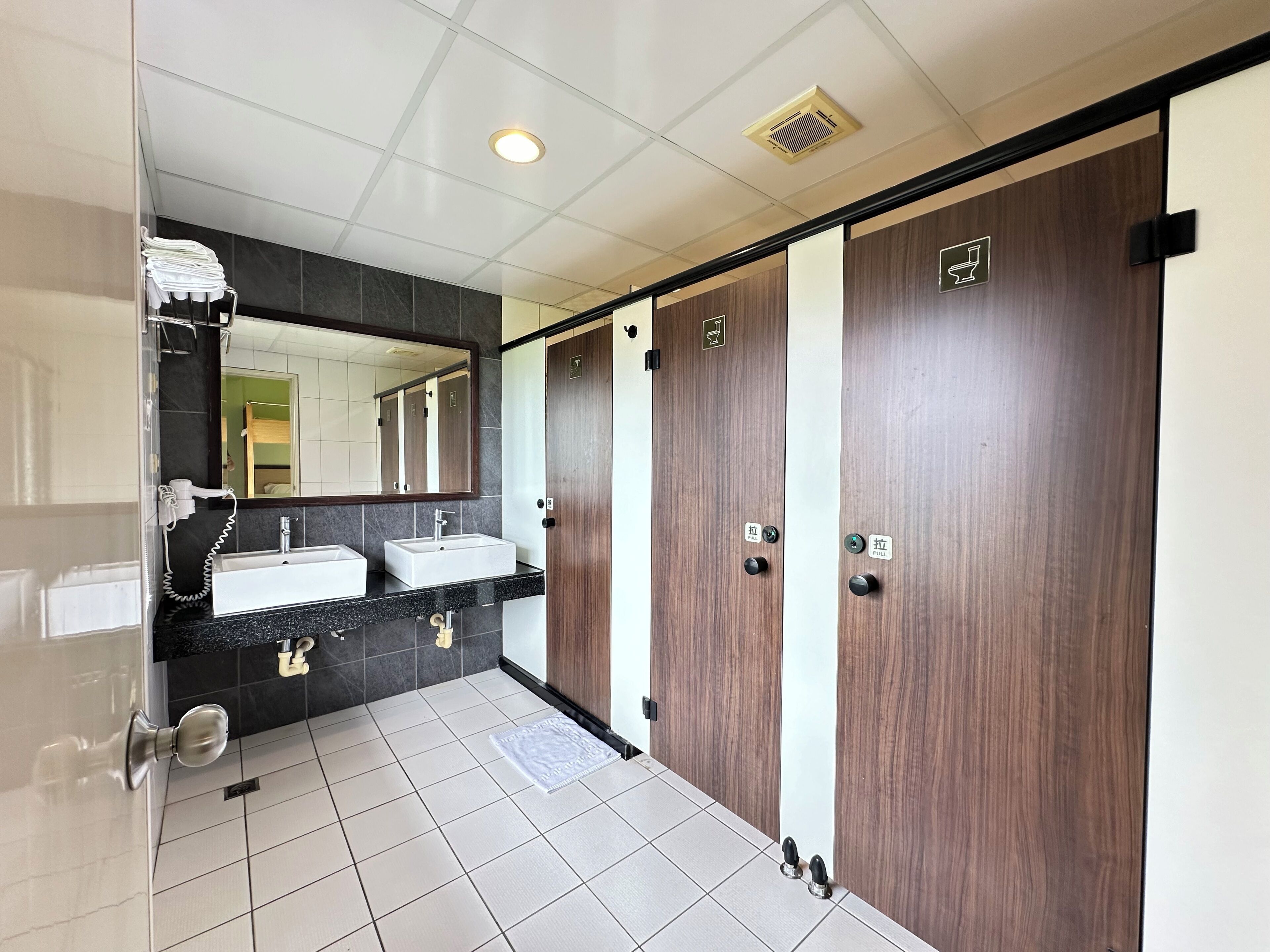 family room (6 people) | bathroom | shower, free toiletries, hair dryer, slippers