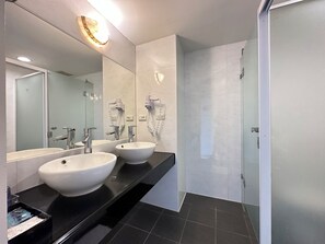 Bathroom - CHIENTAN Youth Hotel (Taipei)