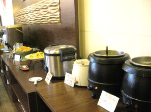 Free daily local cuisine breakfast  - CHIENTAN Youth Hotel (Taipei)