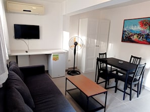 Classic-Doppelzimmer, 1 Doppelbett und Schlafsofa, Poolzugang, Poolblick