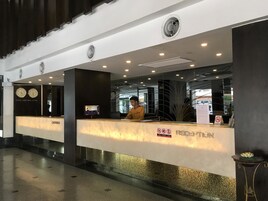 Mostrador para check-in y check-out