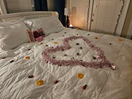 高档床上用品、特色装修、特色家居、办公桌