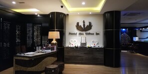 Trị liệu toàn thân, massage đá nóng, massage Thái 