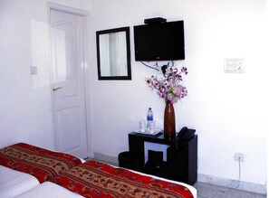 Chambre avec lits jumeaux, 2 lits une place, fumeurs | Vue de la chambre