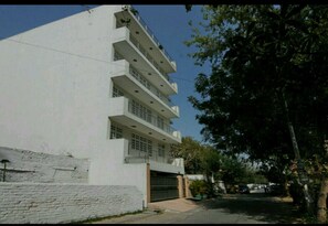 Entrée de l’hébergement