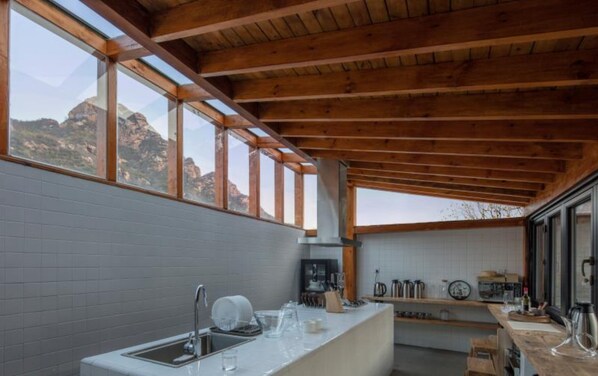 Interior - Yi She Mountain Inn (Changping)