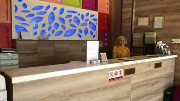 Check-in/check-out kiosk