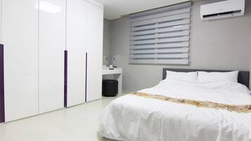 3 chambres, décoration personnalisée, fer et planche à repasser