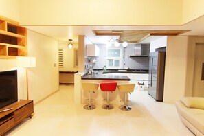 Family House, 3 Bedrooms | Private kitchenette | Full-sized fridge, microwave, stovetop, rice cooker - Fateful Guesthouse in Heaven (Daegu)