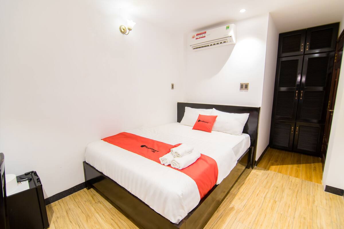 Standaard tweepersoonskamer | Een minibar, een bureau, gratis wifi, beddengoed