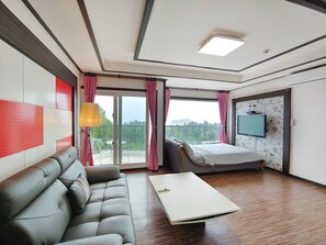 Silver Ocean | Free WiFi - White Castle (Seogwipo)