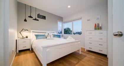 Windsor Park Spacious & Modern 3 bedrooms House